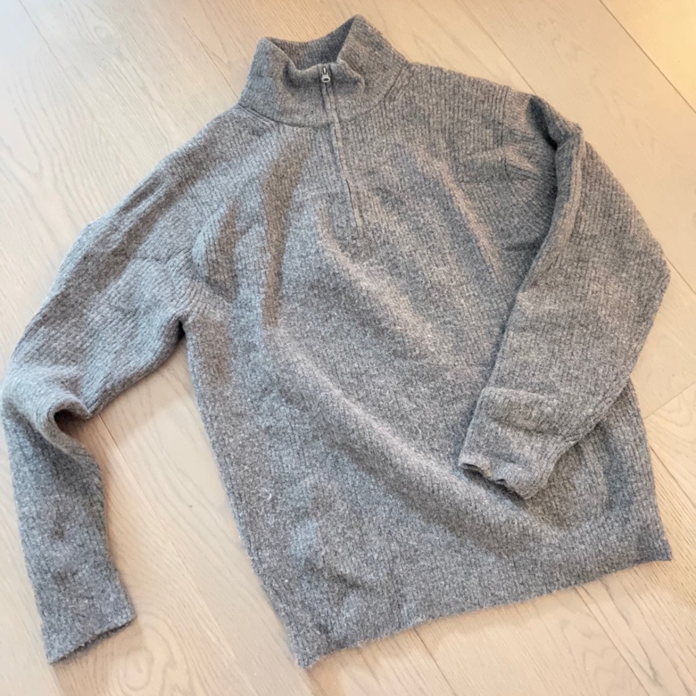 Uniqlo Soufflé yarn sweater